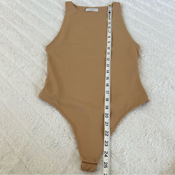 Aritzia Babaton Contour '90s Bodysuit Size Small in Beige Sleeveless Stretch - Picture 12 of 13